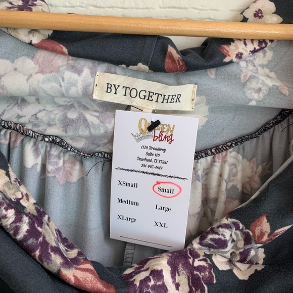 NWT floral top - Picture 5 of 6